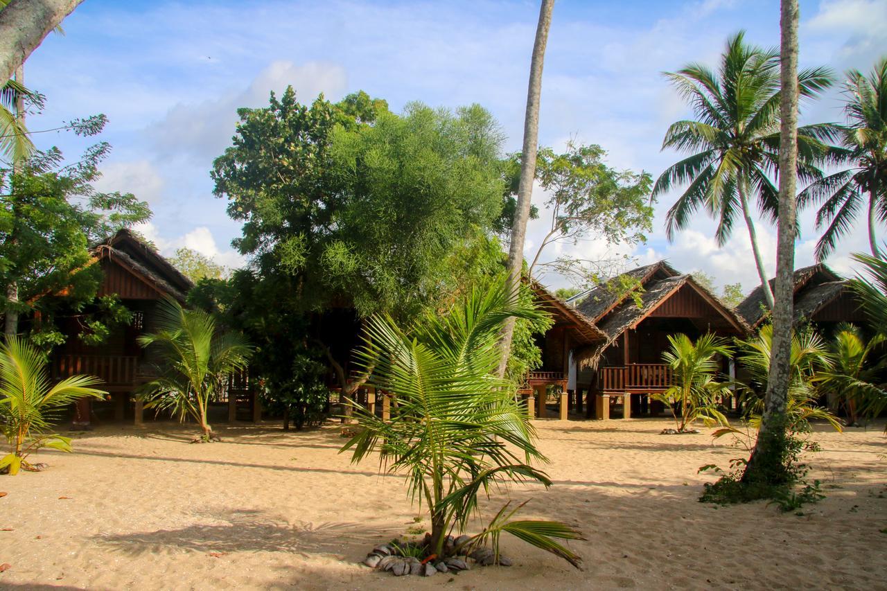 Shiva'S Beach Cabanas Tangalle Exterior photo