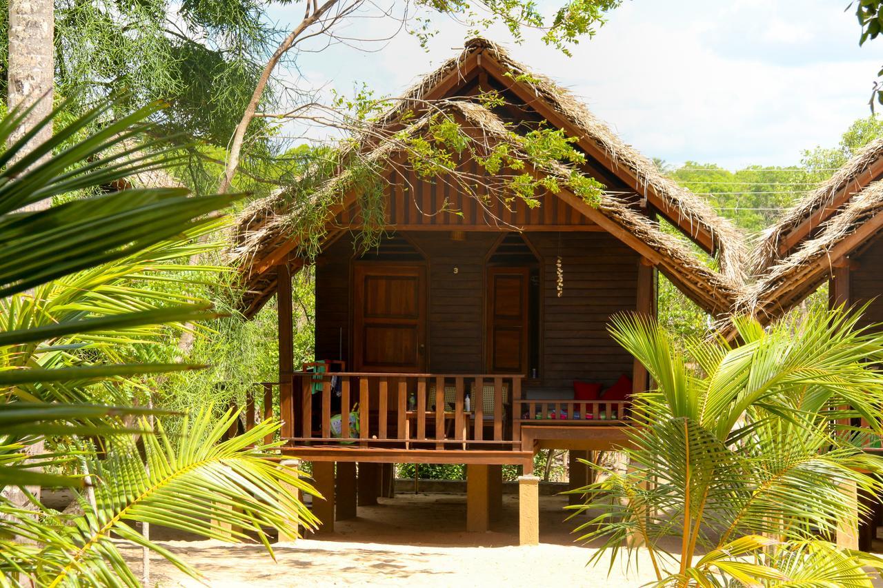 Shiva'S Beach Cabanas Tangalle Exterior photo