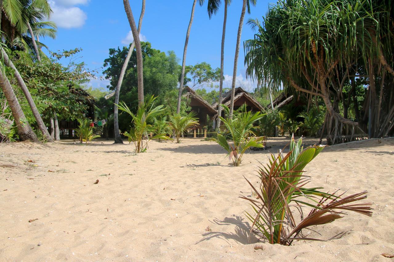 Shiva'S Beach Cabanas Tangalle Exterior photo