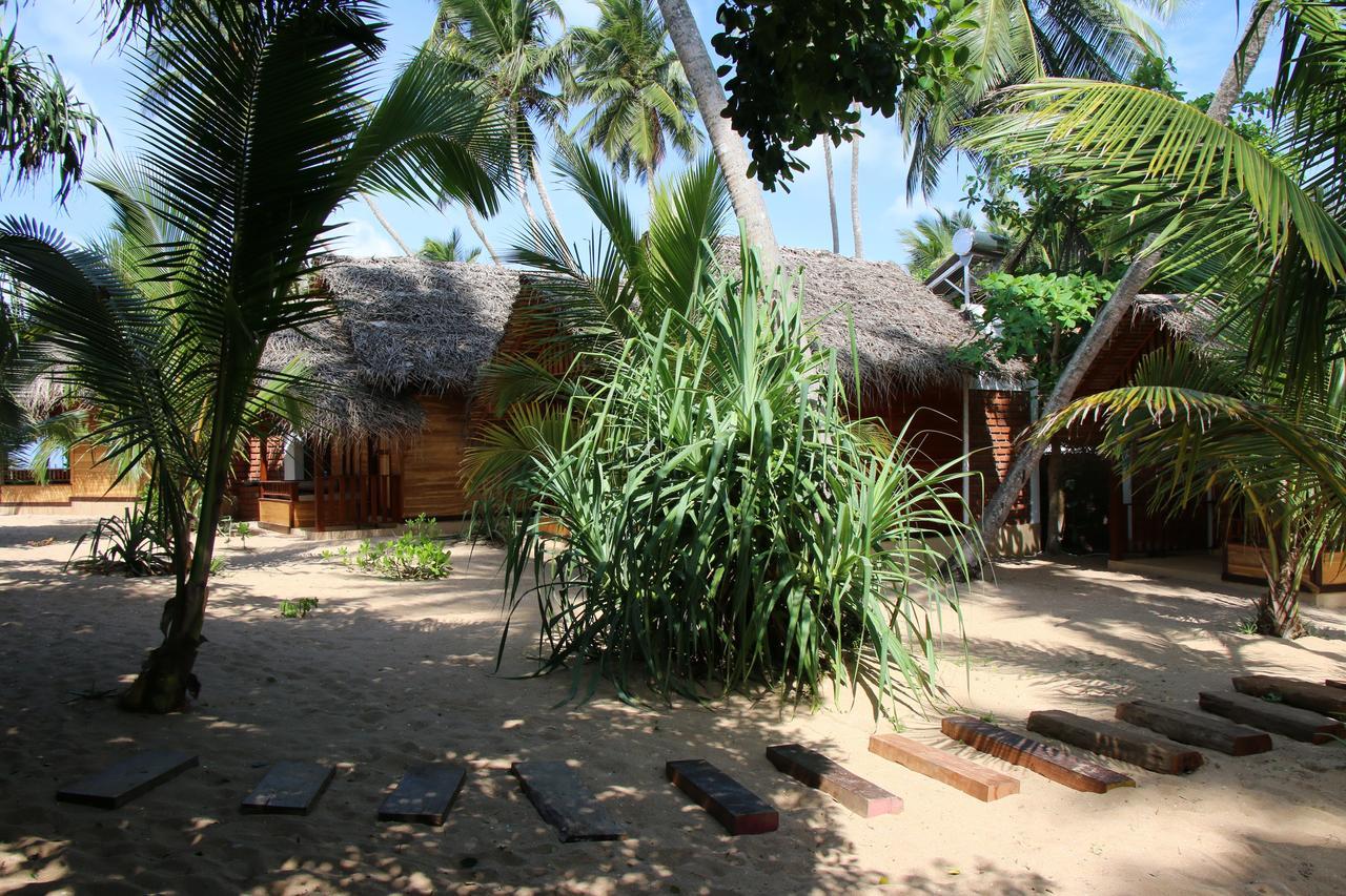 Shiva'S Beach Cabanas Tangalle Exterior photo