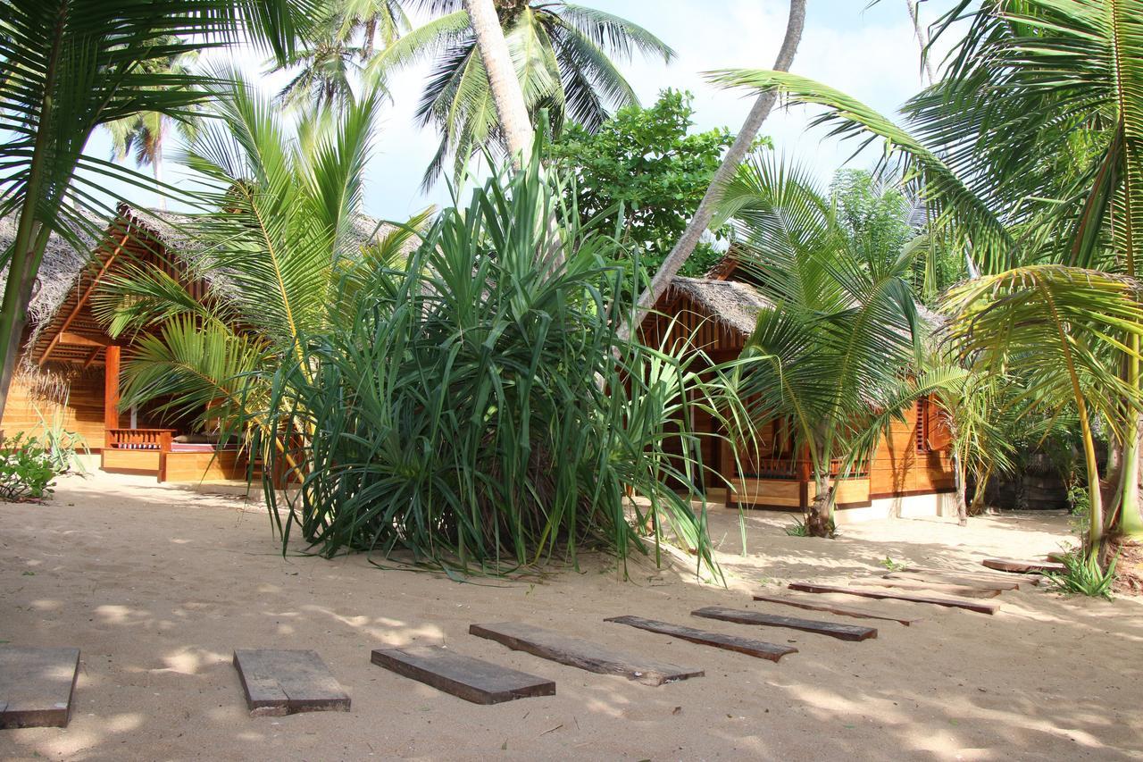 Shiva'S Beach Cabanas Tangalle Exterior photo