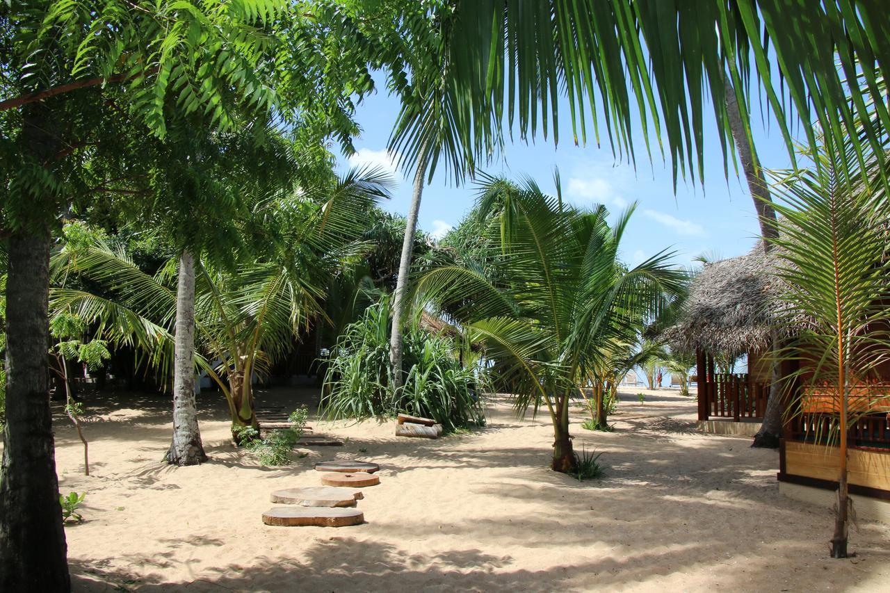 Shiva'S Beach Cabanas Tangalle Exterior photo