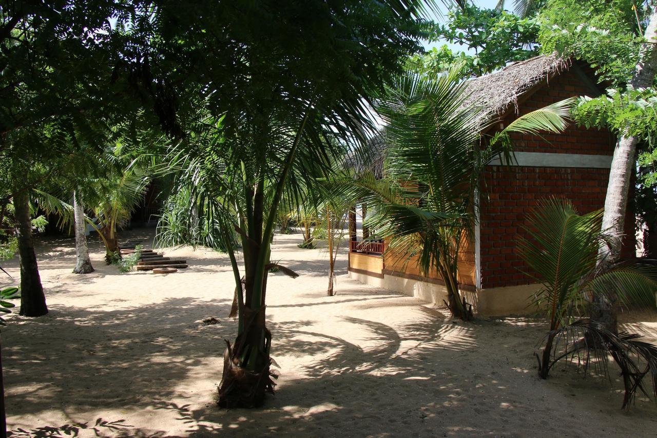 Shiva'S Beach Cabanas Tangalle Exterior photo