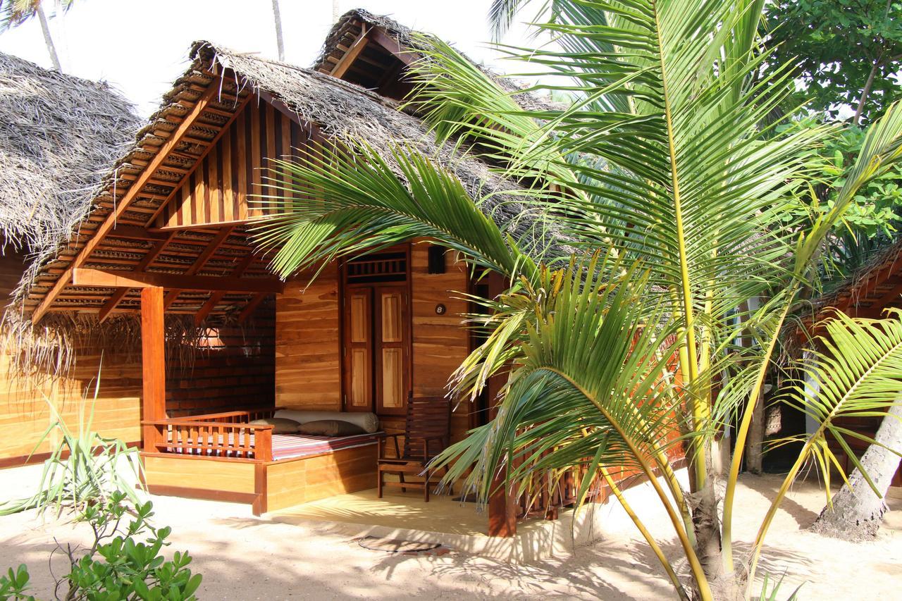 Shiva'S Beach Cabanas Tangalle Exterior photo