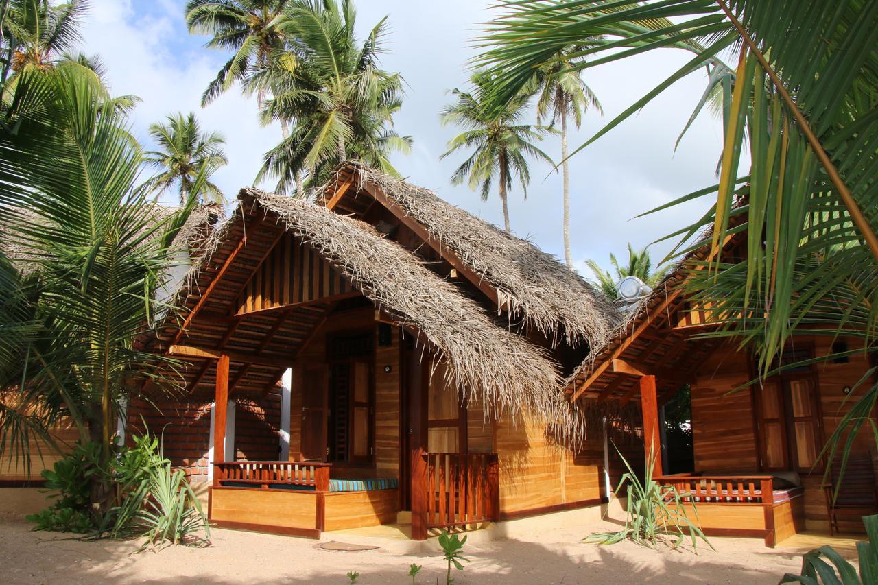 Shiva'S Beach Cabanas Tangalle Exterior photo