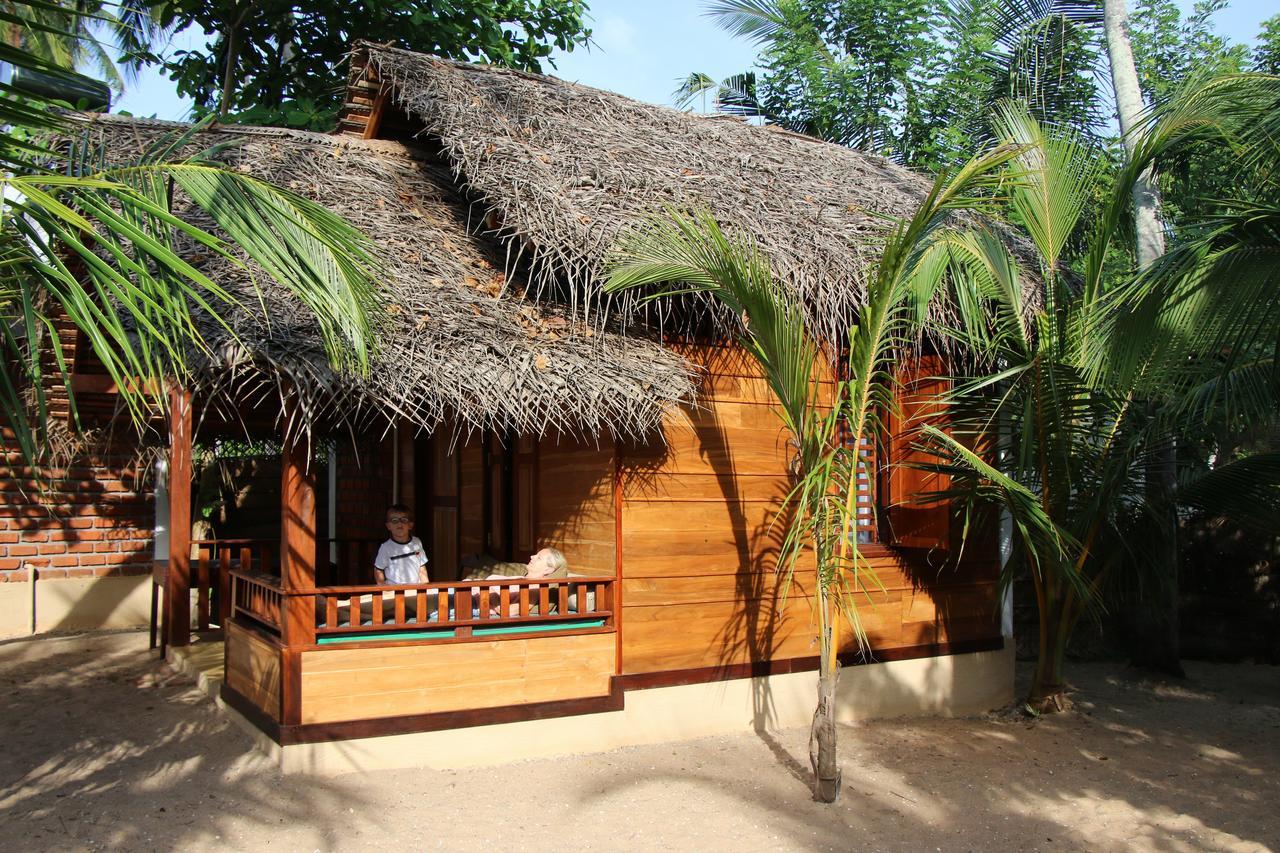 Shiva'S Beach Cabanas Tangalle Exterior photo